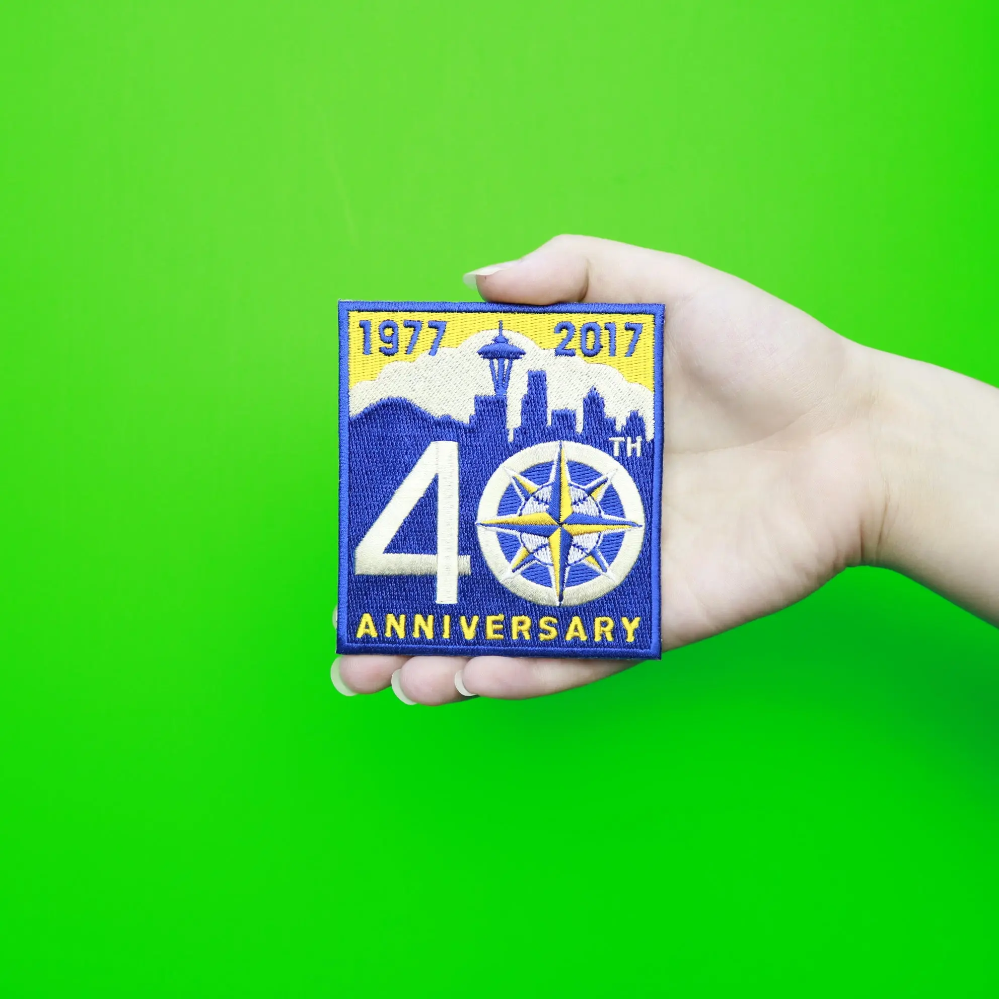 1977-2017 Seattle Mariners 40th Anniversary Patch (Gold) - Image 2