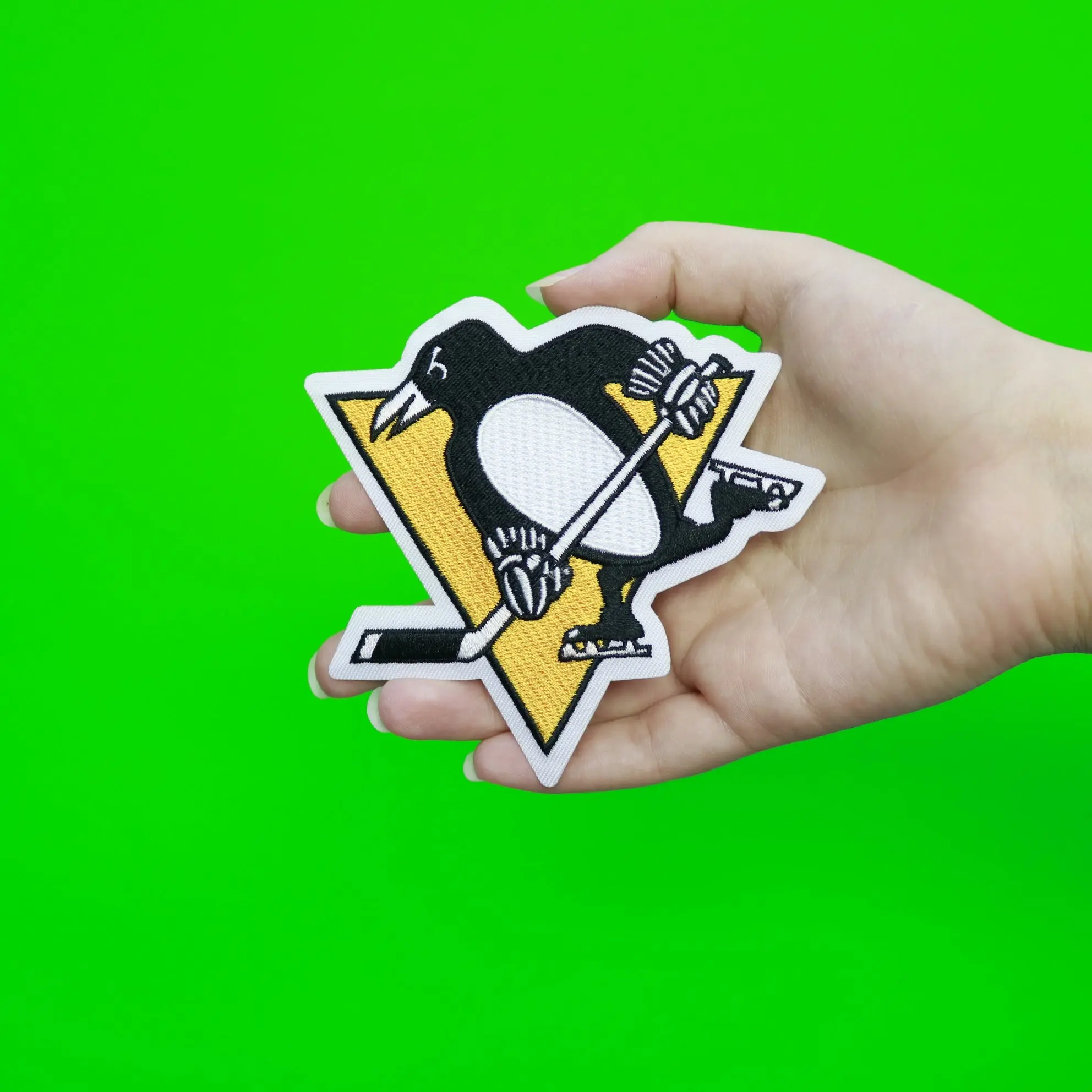 Pittsburgh Penguins Primary Team Logo Patch (Yellow Skating Penguin) - Image 2